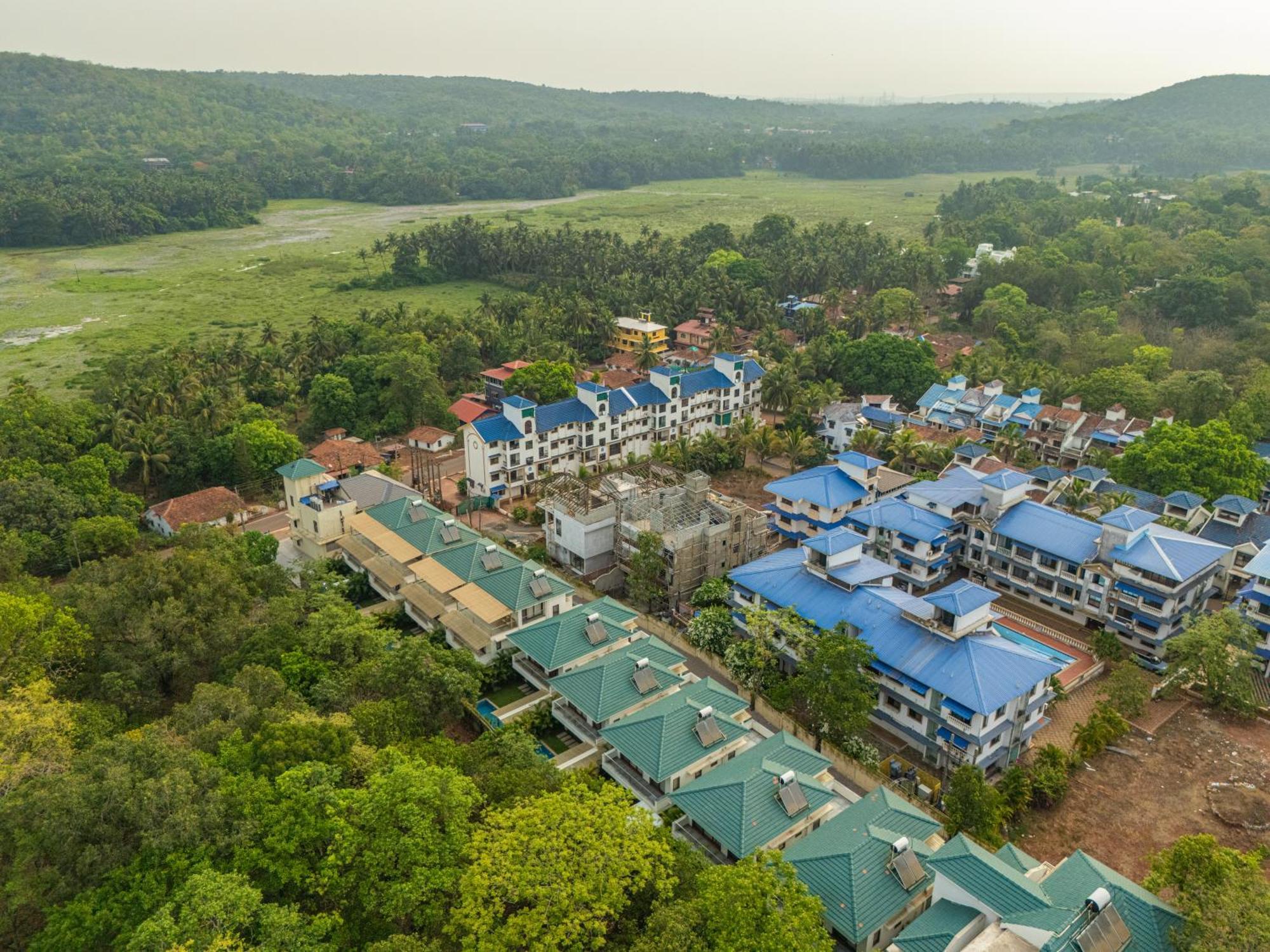 Elivaas 3 Bhk With Pvt Pool - Azalea Villa Siolim Exterior photo