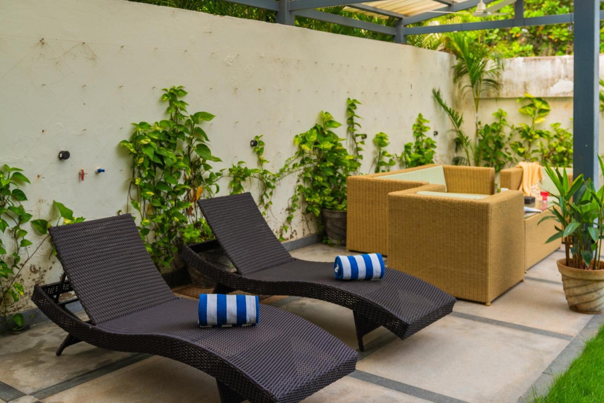 Elivaas 3 Bhk With Pvt Pool - Azalea Villa Siolim Exterior photo