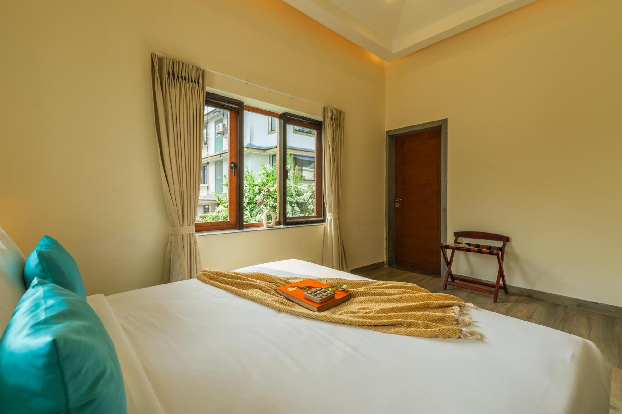 Elivaas 3 Bhk With Pvt Pool - Azalea Villa Siolim Exterior photo