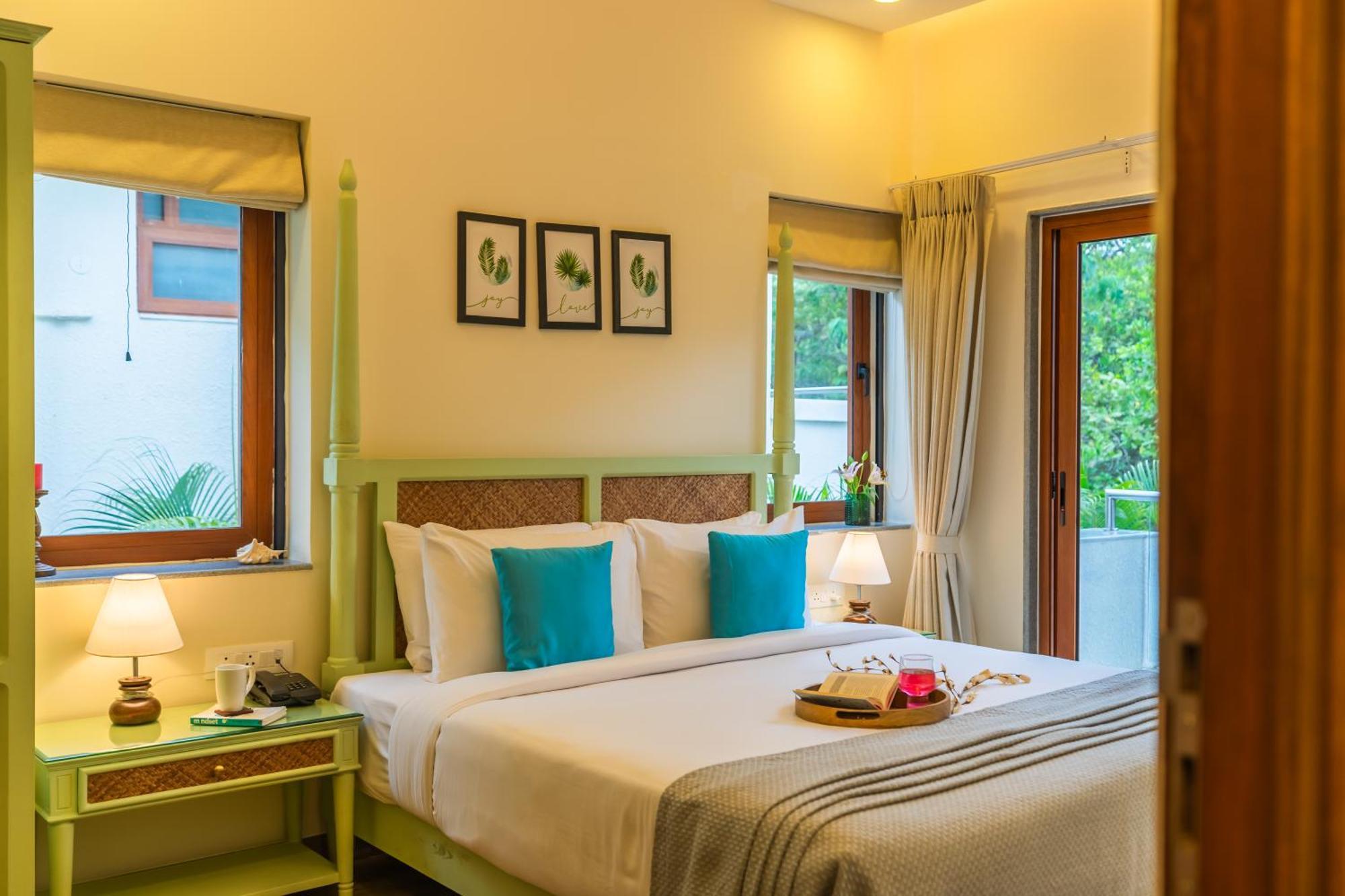 Elivaas 3 Bhk With Pvt Pool - Azalea Villa Siolim Exterior photo