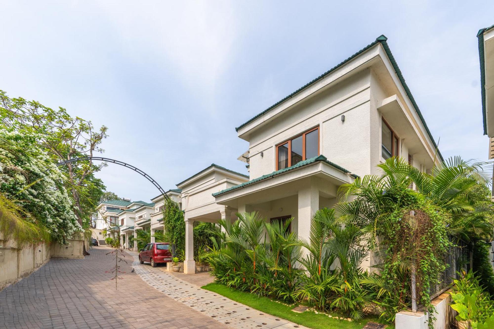 Elivaas 3 Bhk With Pvt Pool - Azalea Villa Siolim Exterior photo