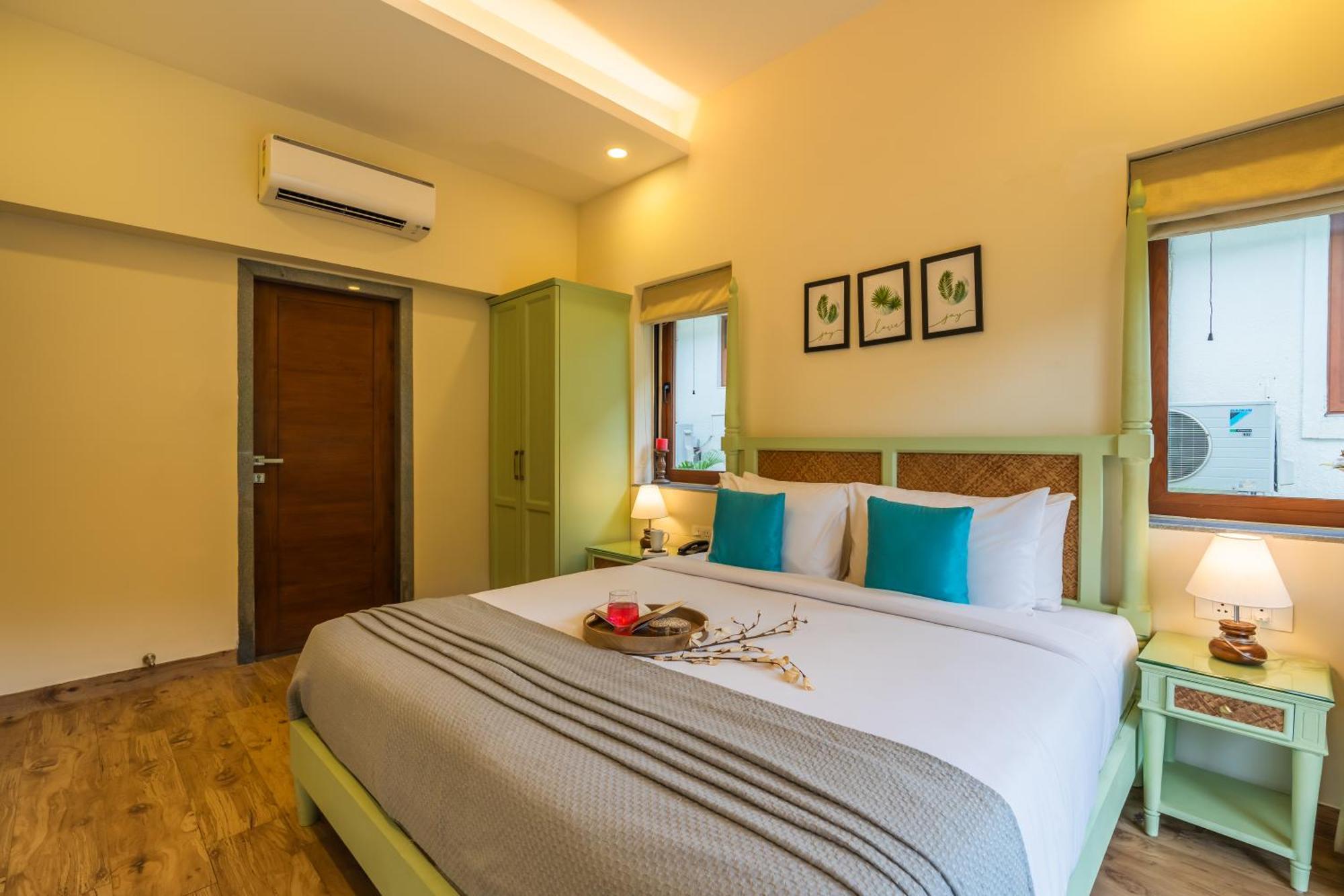Elivaas 3 Bhk With Pvt Pool - Azalea Villa Siolim Exterior photo